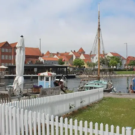 ***** Elegant Feriebolig I Hjertet Af Kerteminde